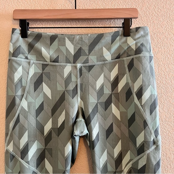 Patagonia 3/4 Length Compression Running Training Tights Green Size Large - Picture 3 of 9